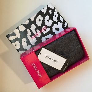Nine West wallet